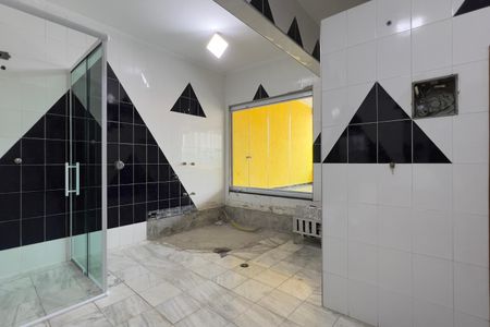 Banheiro da Suíte 1 de casa à venda com 6 quartos, 420m² em Jardim Terezopolis, Guarulhos