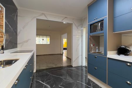 Casa à venda com 420m², 6 quartos e 4 vagasCozinha