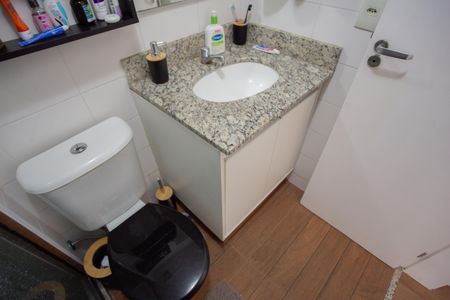 Apartamento à venda com 51m², 2 quartos e 1 vaga Apartamento à venda com 51m², 2 quartos e 1 vagaBanheiro