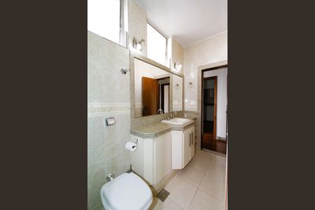 Casa para alugar com 300m², 4 quartos e 2 vagasBanheiro Social