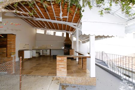 Casa para alugar com 300m², 4 quartos e 2 vagasChurrasqueira