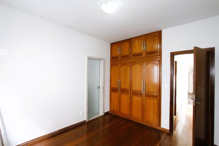 Casa para alugar com 300m², 4 quartos e 2 vagasSuíte 2