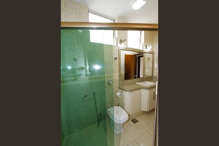 Casa para alugar com 300m², 4 quartos e 2 vagasBanheiro Social