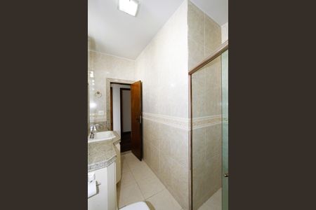 Casa para alugar com 300m², 4 quartos e 2 vagasBanheiro Social