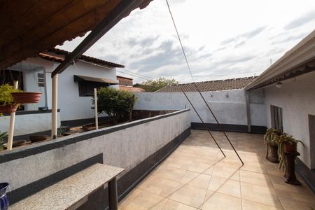 Casa à venda com 200m², 3 quartos e 4 vagas Casa à venda com 200m², 3 quartos e 4 vagasÁrea comum