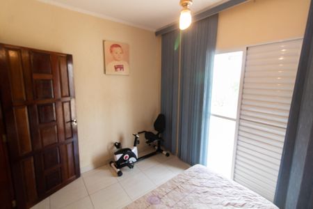 Casa à venda com 200m², 3 quartos e 4 vagas Casa à venda com 200m², 3 quartos e 4 vagasQuarto 1