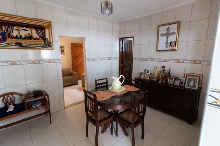 Casa à venda com 200m², 3 quartos e 4 vagas Casa à venda com 200m², 3 quartos e 4 vagasCopa