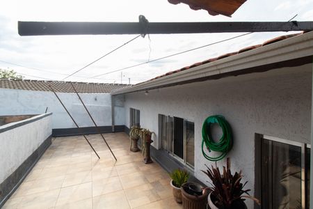 Casa à venda com 200m², 3 quartos e 4 vagas Casa à venda com 200m², 3 quartos e 4 vagasÁrea comum