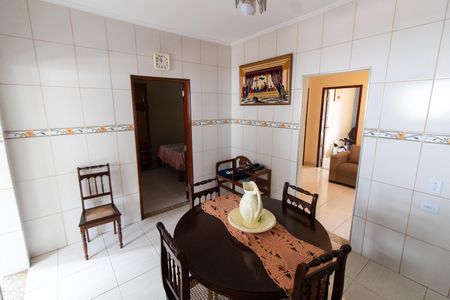 Casa à venda com 200m², 3 quartos e 4 vagas Casa à venda com 200m², 3 quartos e 4 vagasCopa