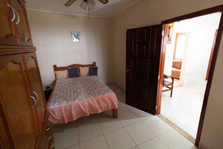 Casa à venda com 200m², 3 quartos e 4 vagas Casa à venda com 200m², 3 quartos e 4 vagasQuarto 3