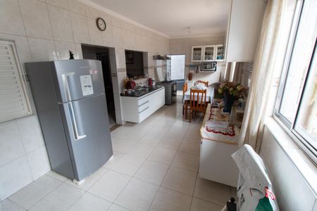 Casa à venda com 200m², 3 quartos e 4 vagas Casa à venda com 200m², 3 quartos e 4 vagasCozinha