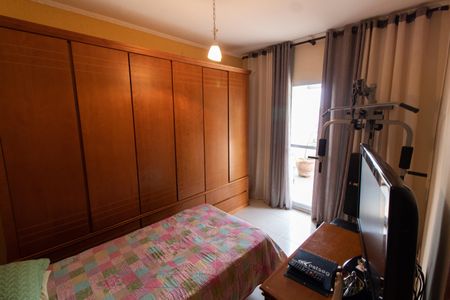 Casa à venda com 200m², 3 quartos e 4 vagas Casa à venda com 200m², 3 quartos e 4 vagasQuarto 2