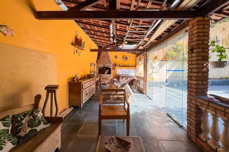 Casa à venda com 256m², 3 quartos e sem vaga Casa à venda com 256m², 3 quartos e sem vagaÁrea comum - Churrasqueira