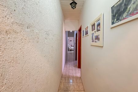 Casa à venda com 256m², 3 quartos e sem vaga Casa à venda com 256m², 3 quartos e sem vagaCorredor
