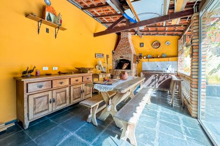 Casa à venda com 256m², 3 quartos e sem vaga Casa à venda com 256m², 3 quartos e sem vagaÁrea comum - Churrasqueira