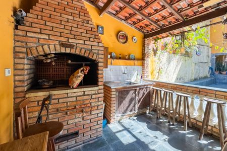 Casa à venda com 256m², 3 quartos e sem vaga Casa à venda com 256m², 3 quartos e sem vagaÁrea comum - Churrasqueira