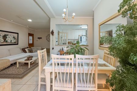 Casa à venda com 256m², 3 quartos e sem vaga Casa à venda com 256m², 3 quartos e sem vagaSala