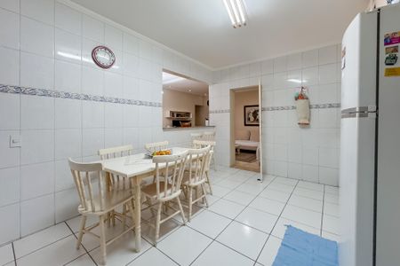 Casa à venda com 256m², 3 quartos e sem vaga Casa à venda com 256m², 3 quartos e sem vagaCozinha