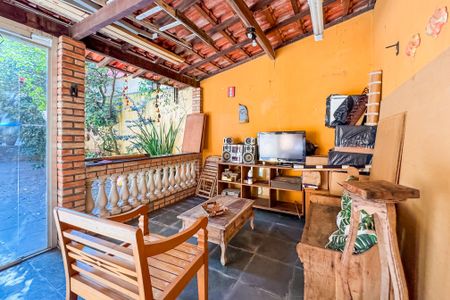 Casa à venda com 256m², 3 quartos e sem vaga Casa à venda com 256m², 3 quartos e sem vagaÁrea comum - Churrasqueira