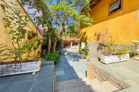 Casa à venda com 256m², 3 quartos e sem vaga Casa à venda com 256m², 3 quartos e sem vagaÁrea Externa