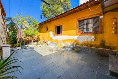 Casa à venda com 256m², 3 quartos e sem vaga Casa à venda com 256m², 3 quartos e sem vagaÁrea Externa