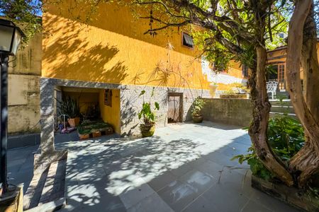 Casa à venda com 256m², 3 quartos e sem vaga Casa à venda com 256m², 3 quartos e sem vagaÁrea Externa