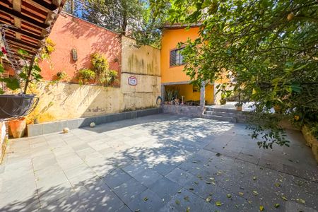 Casa à venda com 256m², 3 quartos e sem vaga Casa à venda com 256m², 3 quartos e sem vagaÁrea Externa