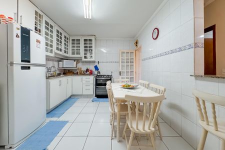 Casa à venda com 256m², 3 quartos e sem vaga Casa à venda com 256m², 3 quartos e sem vagaCozinha