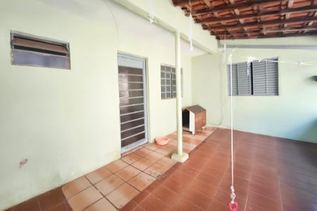 Casa à venda com 350m², 2 quartos e 3 vagasQuintal