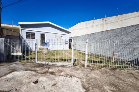 Casa à venda com 350m², 2 quartos e 3 vagasFachada