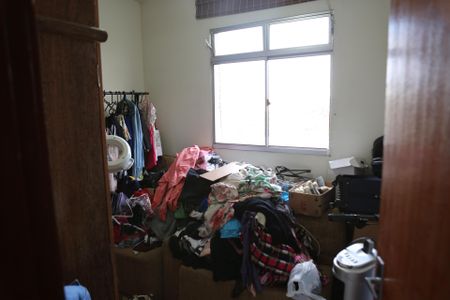 Quarto 2 de apartamento para alugar com 2 quartos, 49m² em Riacho das Pedras, Contagem