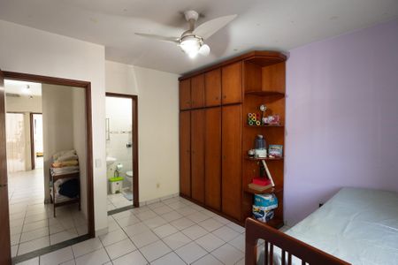 Casa para alugar com 385m², 6 quartos e 3 vagas Casa para alugar com 385m², 6 quartos e 3 vagasSuíte 3