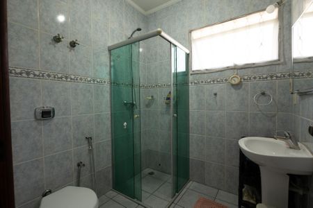 Casa para alugar com 385m², 6 quartos e 3 vagas Casa para alugar com 385m², 6 quartos e 3 vagasBanheiro da Suíte 2