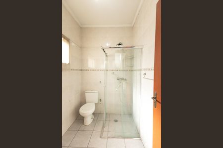 Casa para alugar com 385m², 6 quartos e 3 vagas Casa para alugar com 385m², 6 quartos e 3 vagasBanheiro de serviço Edícula 1