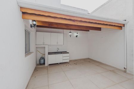 Casa à venda com 300m², 4 quartos e 4 vagasÁrea de Serviço
