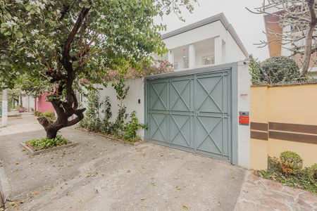 Casa à venda com 300m², 4 quartos e 4 vagasFachada