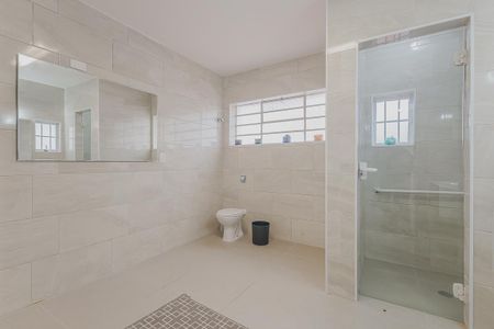 Casa à venda com 300m², 4 quartos e 4 vagasBanheiro da Suíte 2