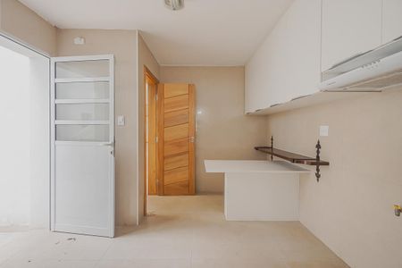 Casa à venda com 300m², 4 quartos e 4 vagasCozinha