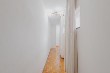 Casa à venda com 300m², 4 quartos e 4 vagasSuíte 2