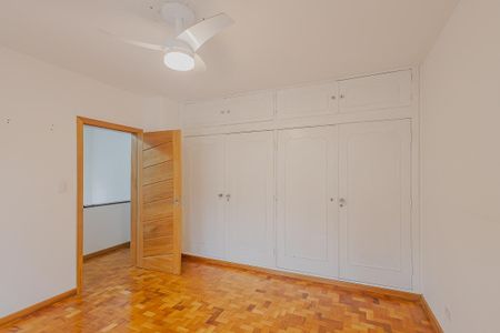 Casa à venda com 300m², 4 quartos e 4 vagasQuarto