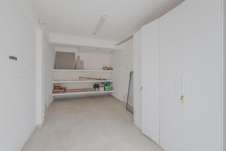 Casa à venda com 300m², 4 quartos e 4 vagasGaragem