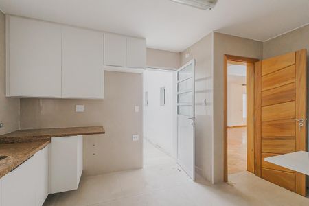Casa à venda com 300m², 4 quartos e 4 vagasCozinha