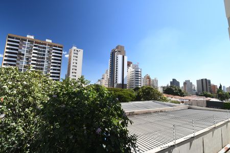 Sala - Vista de apartamento à venda com 2 quartos, 70m² em Cambuí, Campinas