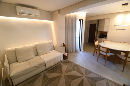 Sala de apartamento à venda com 2 quartos, 70m² em Cambuí, Campinas
