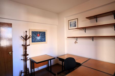 Apartamento à venda com 140m², 4 quartos e 3 vagas Apartamento à venda com 140m², 4 quartos e 3 vagasEscritório