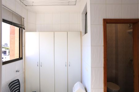 Apartamento à venda com 140m², 4 quartos e 3 vagas Apartamento à venda com 140m², 4 quartos e 3 vagasÁrea de Serviço