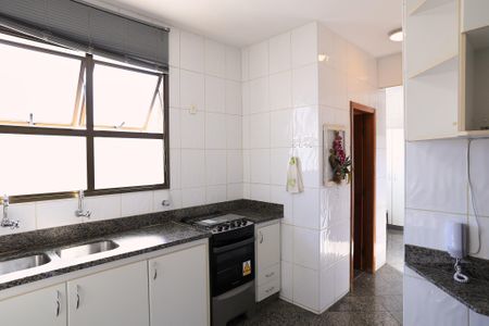 Apartamento à venda com 140m², 4 quartos e 3 vagas Apartamento à venda com 140m², 4 quartos e 3 vagasCozinha