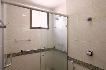 Apartamento à venda com 140m², 4 quartos e 3 vagas Apartamento à venda com 140m², 4 quartos e 3 vagasBanheiro da Suíte
