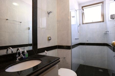 Apartamento à venda com 140m², 4 quartos e 3 vagas Apartamento à venda com 140m², 4 quartos e 3 vagasBanheiro