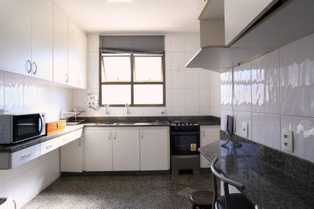 Apartamento à venda com 140m², 4 quartos e 3 vagas Apartamento à venda com 140m², 4 quartos e 3 vagasCozinha